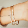 kf-A40e64f464dc7464fb7179d250a9bc7d5y-Bracelet-Personnalis-en-Acier-Inoxydable-avec-Nom-Grav-pour-Femme-Lettres-G-om-triques-4mm-6mm