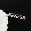 kf-S7ee69a0ed8c74fa78cfa054cb5fceae0E-Broches-de-luxe-personnalis-es-avec-nom-pingle-revers-breloques-en-acier-inoxydable-pour-femmes-et